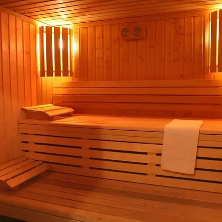 Eden Criou - 7 à 9 Personnes - Piscine - Sauna